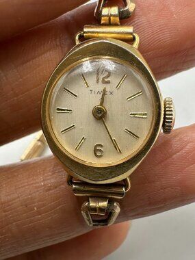 Vintage Timex Manual Wind Watch Women Gold Tone BROKEN Stretch Band Working